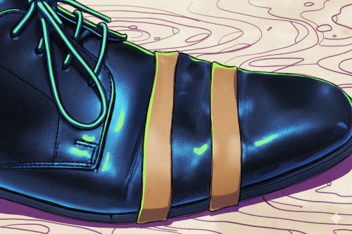 靴に太めの輪ゴムを巻き雪の日の滑り止めの対策